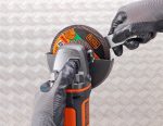 Акумуляторні кутові шліфмашини 18 В BLACK+DECKER BCG720N - Зображення 8