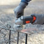 Кутова шліфмашина BLACK+DECKER BEG220 - Зображення 4