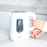 Електрочайник BLACK+DECKER BXKE2204E - Зображення 6